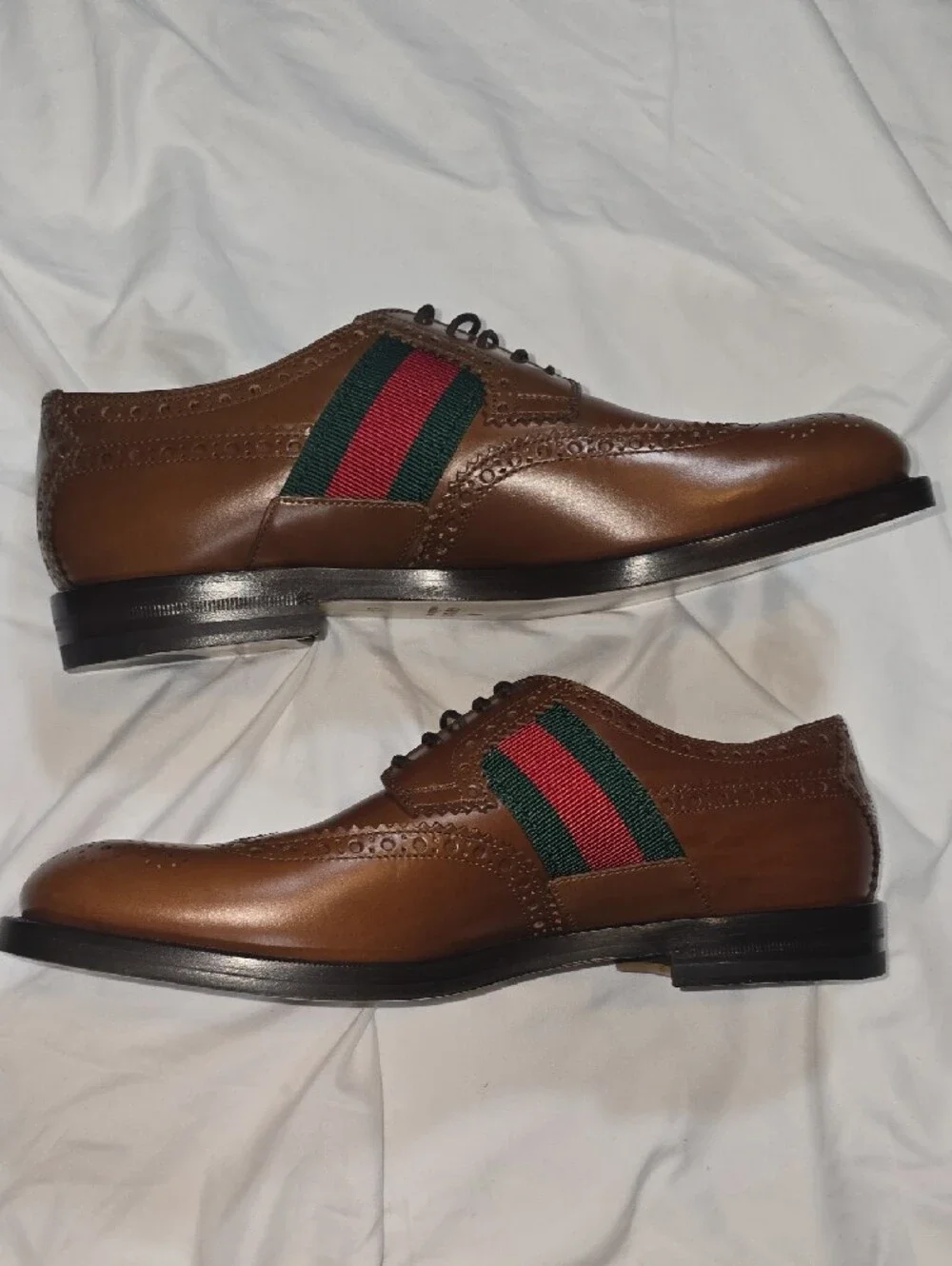 Gucci Calfskin Web Bee Embroidered Lace-Up Brogue Oxfords